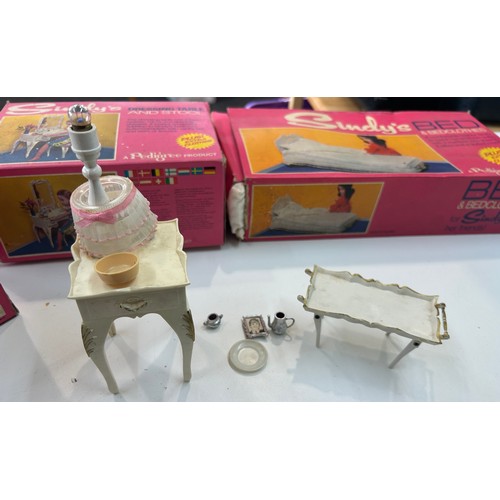 39 - Selection of boxed Sindy furniture includes Dressing table and stool, Bed and bedding, light up lamp... 