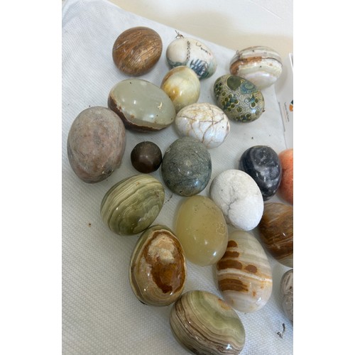 33 - Large selection of assorted onyx eggs