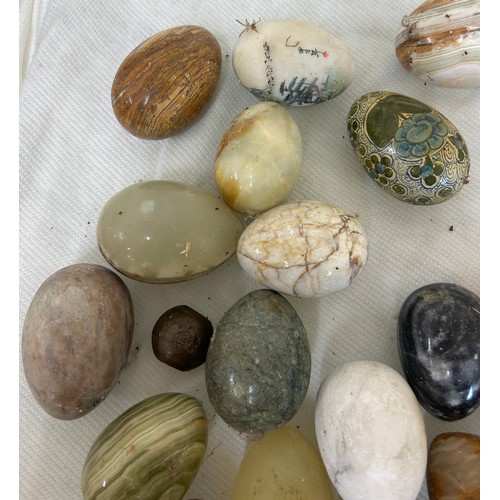 33 - Large selection of assorted onyx eggs