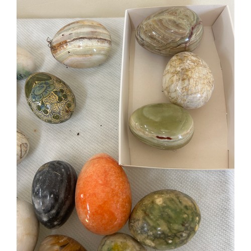 33 - Large selection of assorted onyx eggs