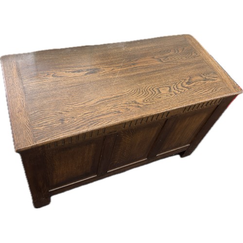 322 - Oak blanket box, approximate measurements: Height 25 inches, Width 39 inches, Depth 18 inches