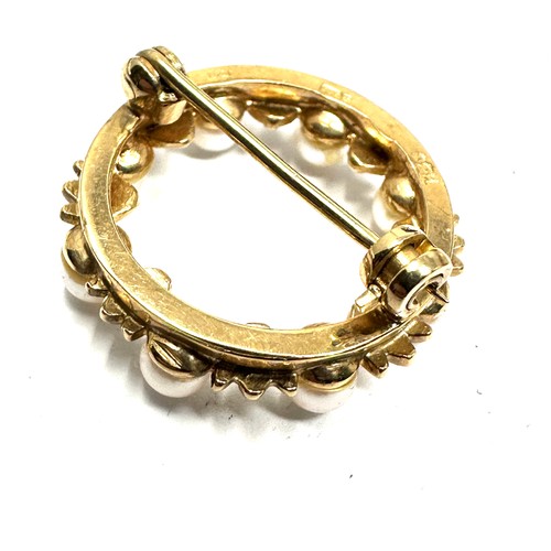 132 - 9ct gold pearl brooch measures approx 2.2cm dia weight 4.3g