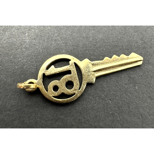 160 - Vintage 9ct gold key 18 charm weight .6 g