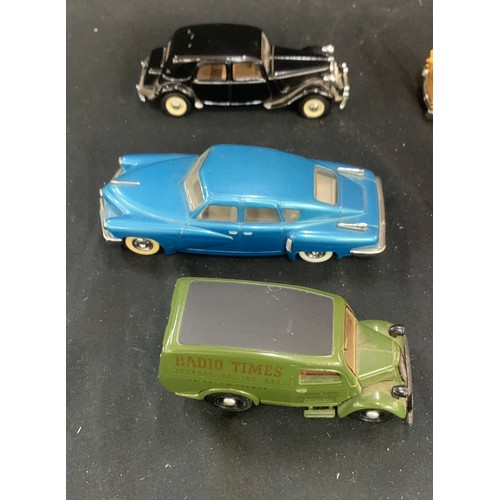 54 - Selection diecast cars to include dinky studebaker golden hawk, Dinky Austin, Corgi Ford Zephyr, Din... 