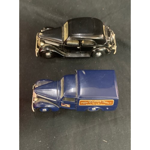 54 - Selection diecast cars to include dinky studebaker golden hawk, Dinky Austin, Corgi Ford Zephyr, Din... 