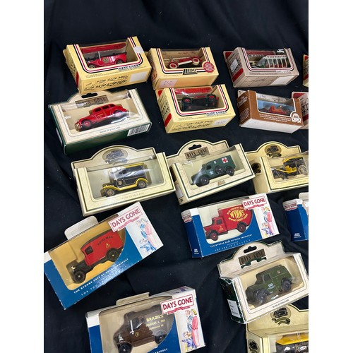 264 - Large selection of original boxed die cast vehicles to include Days Gone, Ringingtons Tea etc, Adver... 