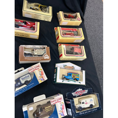 264 - Large selection of original boxed die cast vehicles to include Days Gone, Ringingtons Tea etc, Adver... 