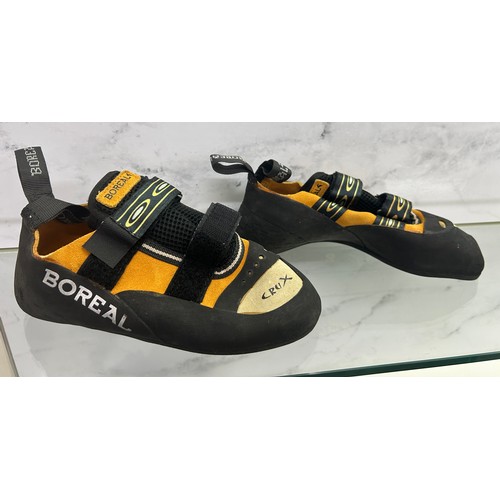 106 - Boreal crux strap mens climbing shoes size 7.5