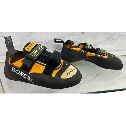 106 - Boreal crux strap mens climbing shoes size 7.5