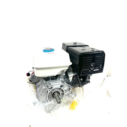 271 - Boxed 15.0hp lawn mower engine, never used