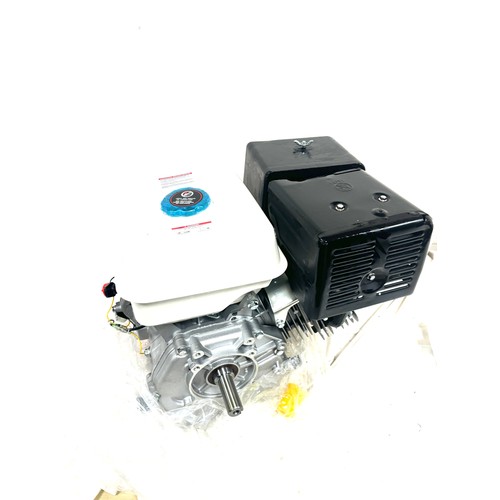 271 - Boxed 15.0hp lawn mower engine, never used