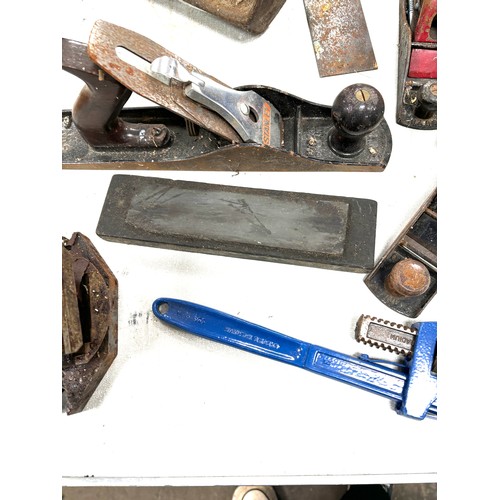 316 - Selection of assorted vintage tools include Stanley planer, shoe last etc