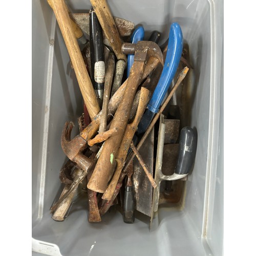 266 - Large selection of vintage and later hand tools