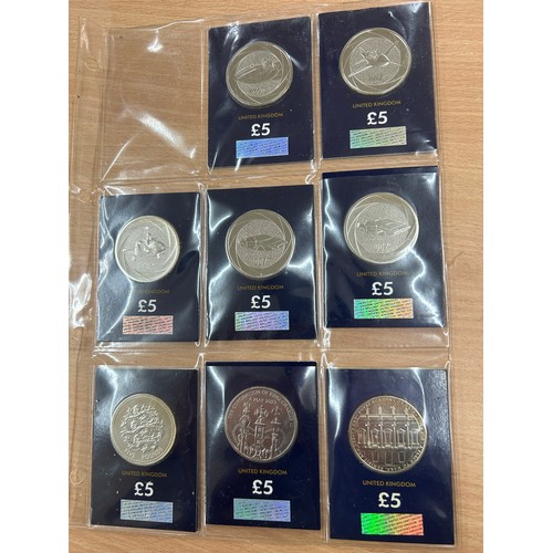 687 - Selection of 8 uncirculated change checker UK £5 coins