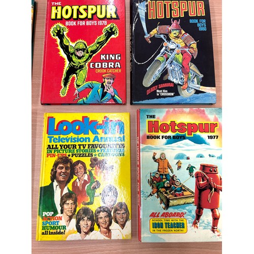 49 - Selection of vintage childrens annuals to include Hotspur 1977, Look in, The Victor, The birthday bo... 