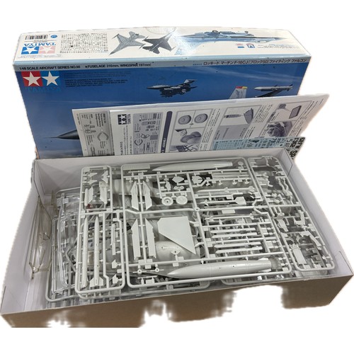 62 - Tamiya 1/48 Lockheed Martin F-16CJ Block 50 Fighting Falcon #61098 Model Kit