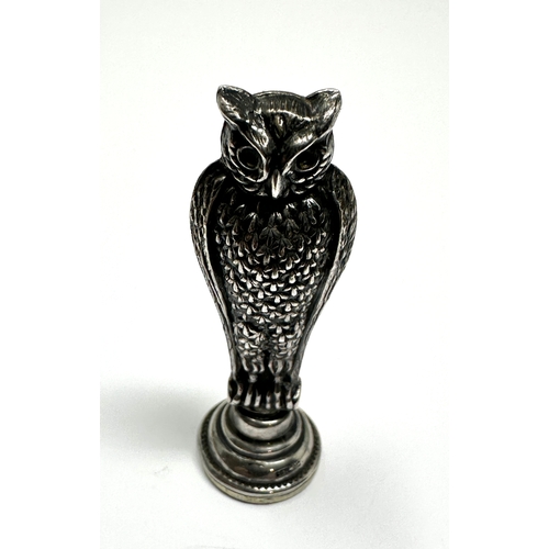 66 - vintage silver owl seal measures approx 5.5cm