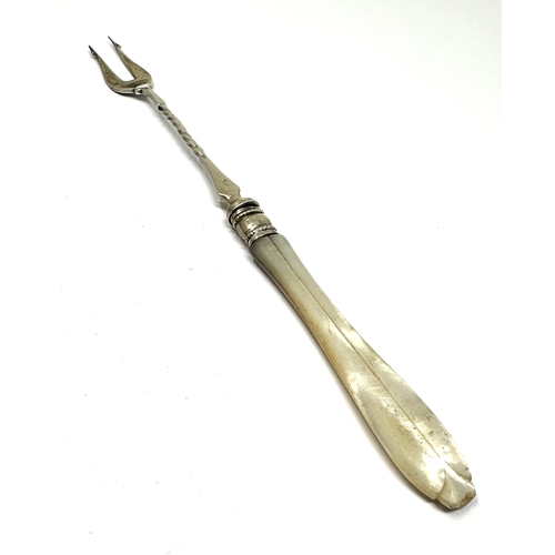 68 - Vintage silver & m.o.p handle pickle fork measures approx 19.5 cm