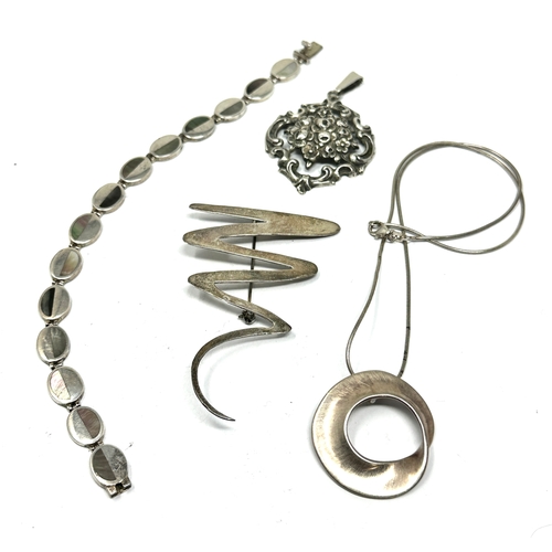 266 - Selection of vintage silver jewellery weight 43g