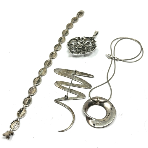 266 - Selection of vintage silver jewellery weight 43g