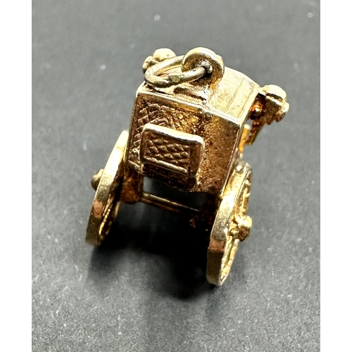 162 - 9ct gold 2 wheel carriage charm weight 4.8g