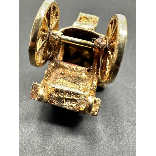 162 - 9ct gold 2 wheel carriage charm weight 4.8g