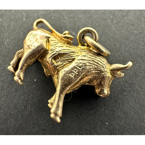 173 - vintage 9ct gold bull charm weight 2.8g