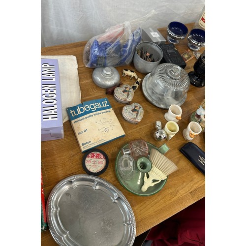 174 - Large selection of miscellaneous to include ornament, hangers, dishes, vases, etc