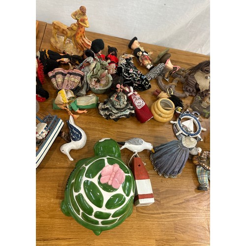 205 - Selection of assorted miscellaneous to include porcelain, wooden items, German vase ( as found ) etc