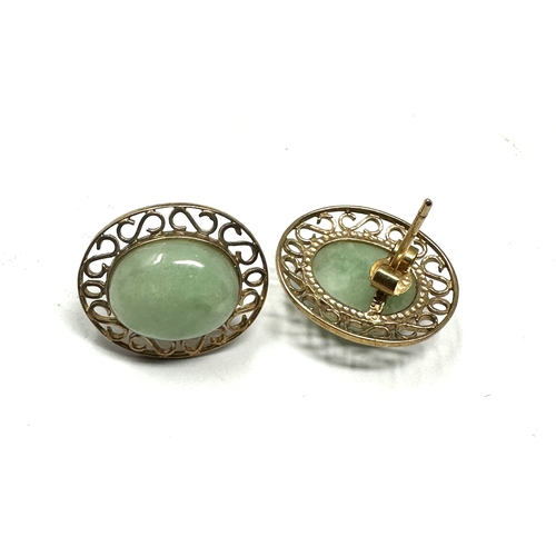 179 - 9ct gold jade earrings weight 2.7g