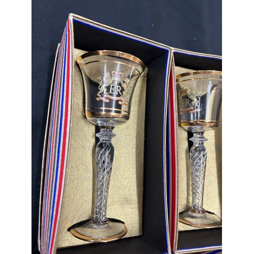 31 - Selection of Royal Coronation items to include a set of five Coronation glasses 2nd June 1953, and t... 