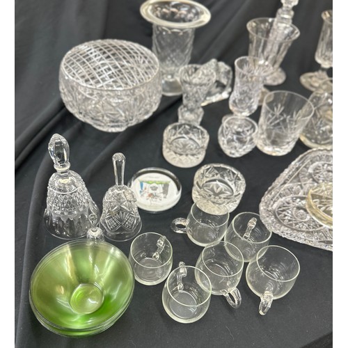 193 - Selection of vintage glassware to include condiment set, butter dish, whiskey tumbler etc