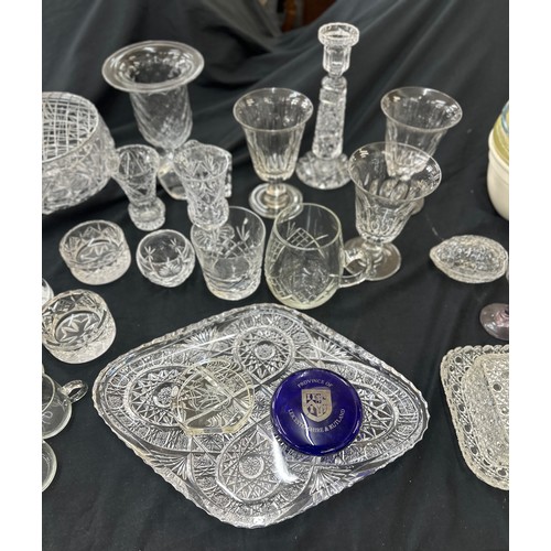 193 - Selection of vintage glassware to include condiment set, butter dish, whiskey tumbler etc