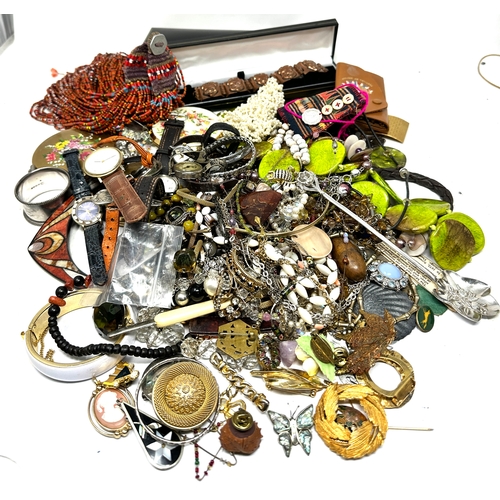 334 - Selection of antique / vintage unsorted costume jewellery weight approx 2.9k includes necklaces watc... 