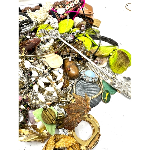 334 - Selection of antique / vintage unsorted costume jewellery weight approx 2.9k includes necklaces watc... 