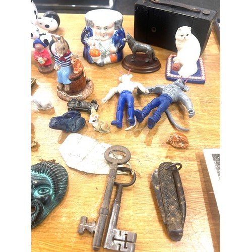 161 - Large selection of collectables includes Brass ink well, Royal Doulton, vintage keys etc