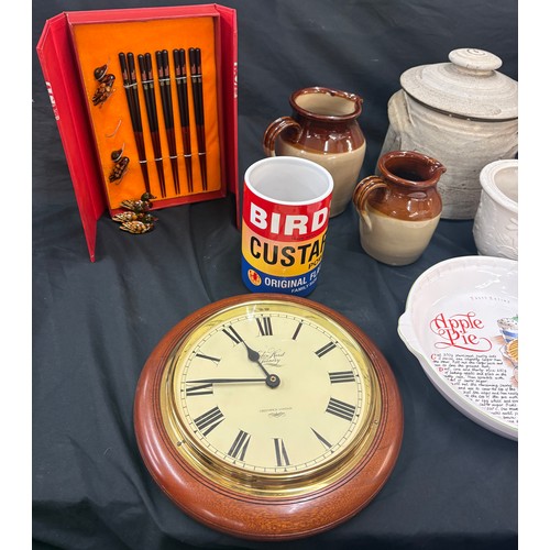 186 - Selection of porcelain items to include apple pie dish, stoneware, Stilton cheese dish etc