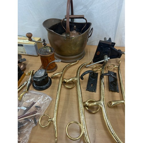 260 - Large selection of miscellaneous includes brass ware, metal ware, pool balls etc