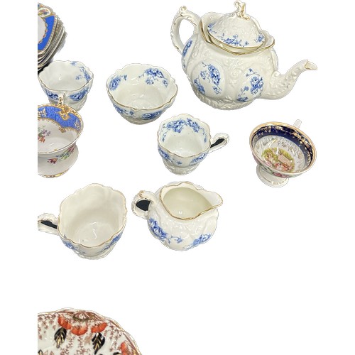 202 - Selection of part vintage tea services to include cup, saucers, tea pot etc