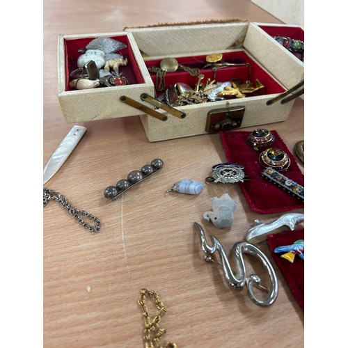 434 - Large selection of vintage and later costume jewellery includes brooches, earrings etc