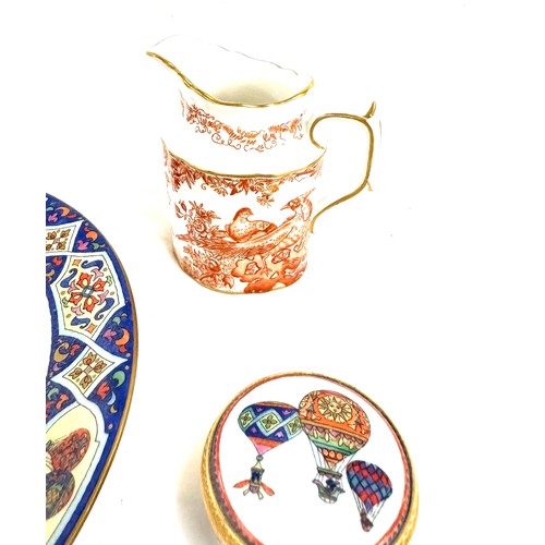 485 - Three vintage collectable porcelain pieces to include a ' Royal Crown Derby red aves creamer red and... 