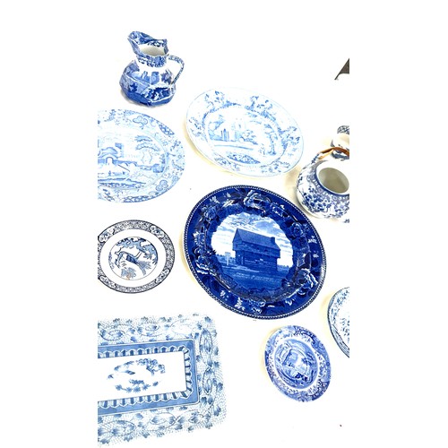 184 - Selection of vintage blue and white porcelain pieces to include oriental, Spode, some signed pieces ... 