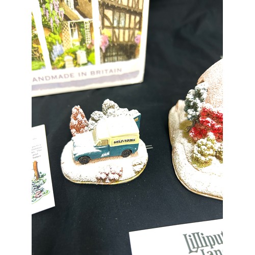 56 - Original boxed illuminated Lilliput Lane ' Bring Out The Figgy Pudding' with deeds