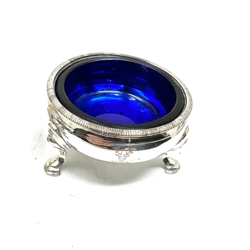 36 - Pair of victorian crested silver salts with blue glass liners silver weight without liners 92g