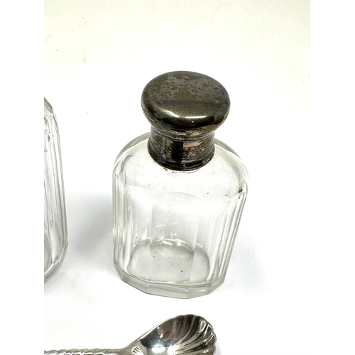 45 - selection of silver items inc vesta case 2 silver top bottles & mustard spoon