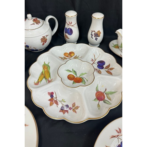 183 - Part Royal Worcester Evesham pattern dinner service to include plates, cruet set, condiment dish, gr... 