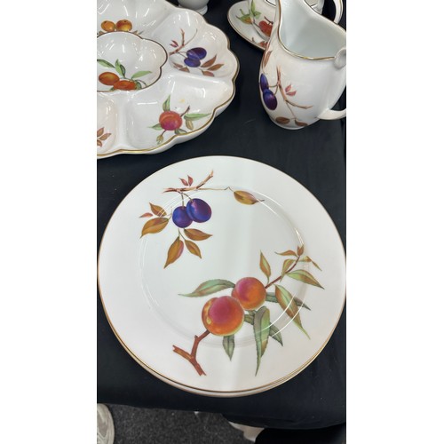 183 - Part Royal Worcester Evesham pattern dinner service to include plates, cruet set, condiment dish, gr... 