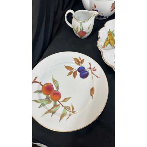 183 - Part Royal Worcester Evesham pattern dinner service to include plates, cruet set, condiment dish, gr... 