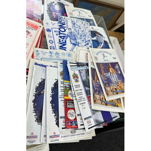 261 - Large selection of vintage ' Nuneaton Borough' football magazines