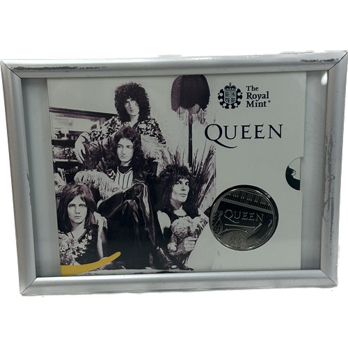 587 - 2020 The Royal Mint Queen Band £5 Five Pound Coin Uncirculated